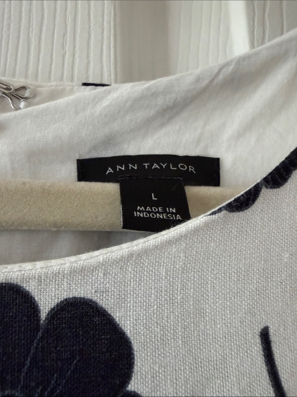 Ann Taylor White Camisole with Navy Floral Print - Picture 2 of 5